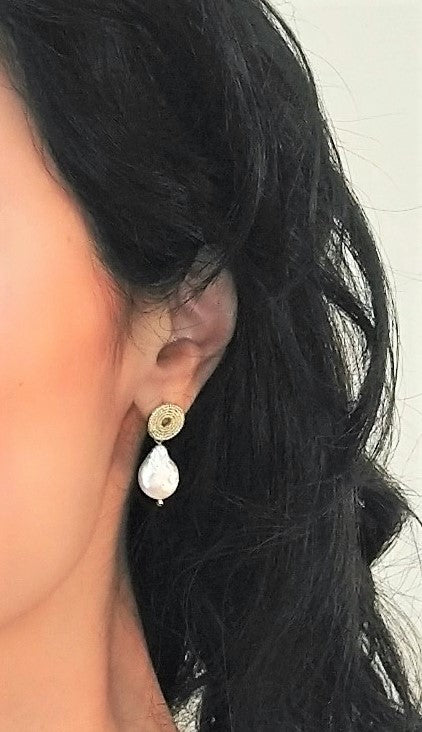 Freshwater Pearl Drop Stud Earrings – Gold-Plated Circular Rope Stud Pearls  INT